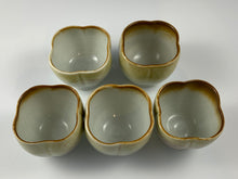 Load image into Gallery viewer, White Teapot and Five Cups